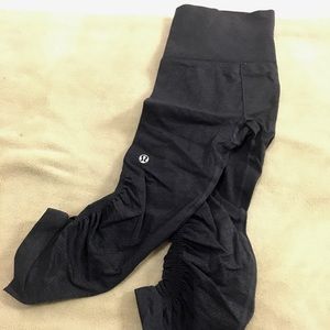 Lulu cropped yoga pants